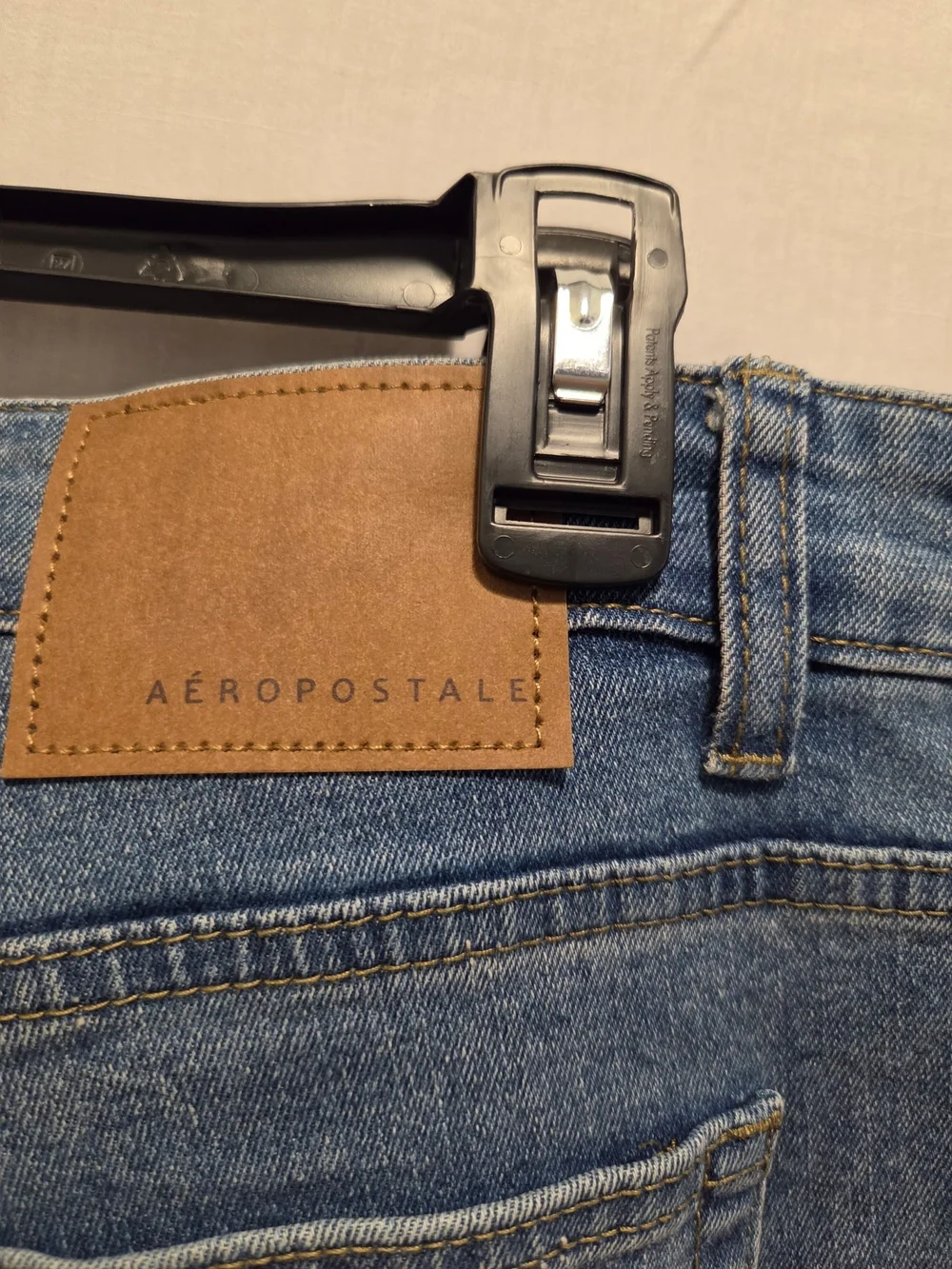 Aeropostale Men's Skinny Jeans in Medium Blue Wash